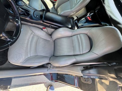 Used 2004 Chevrolet Corvette Convertible w/ Preferred Equipment Group RWD image 16