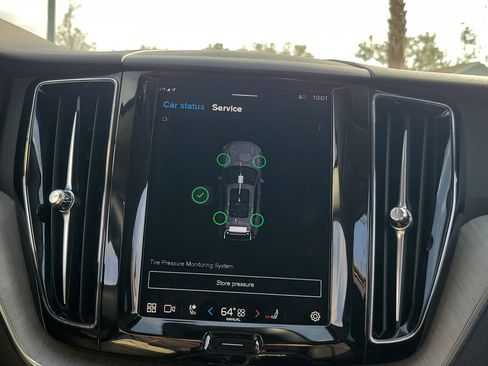 Certified 2025 Volvo XC60 B5 Plus image 24