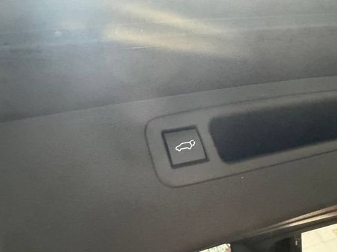Certified 2025 Toyota Highlander Platinum AWD/4WD image 35