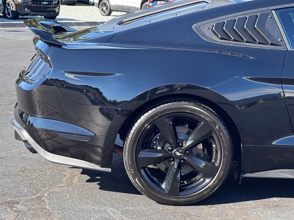 Used 2022 Ford Mustang Coupe w/ Equipment Group 101A RWD image 39
