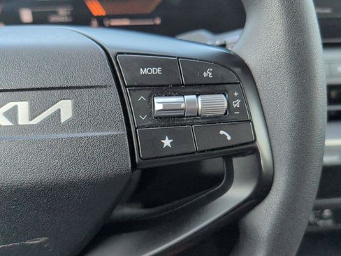 Used 2025 Kia K4 FWD image 25