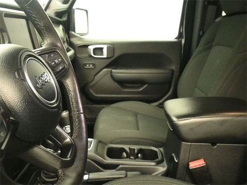 Used 2022 Jeep Wrangler Willys image 16