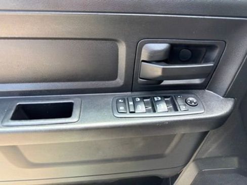 Used 2018 RAM 1500 Express w/ Express Value Package AWD/4WD image 16