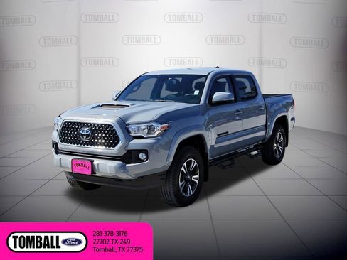 Used 2019 Toyota Tacoma TRD Sport image 3