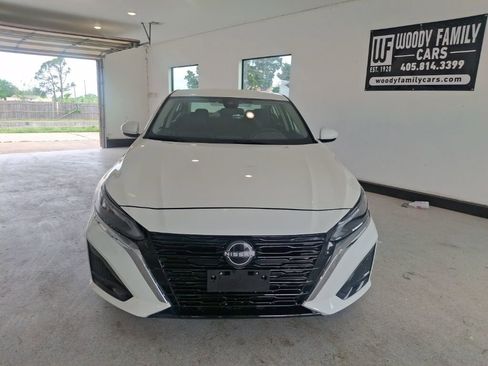 Used 2023 Nissan Altima 2.5 S FWD image 2