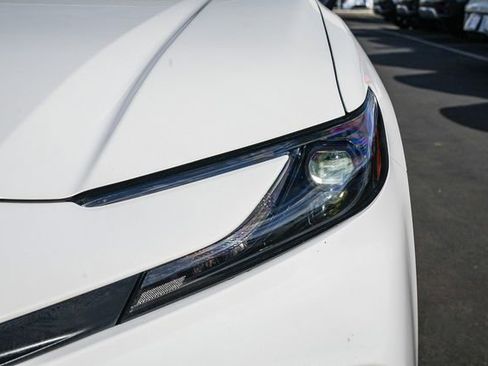 Used 2025 Toyota Camry SE image 10