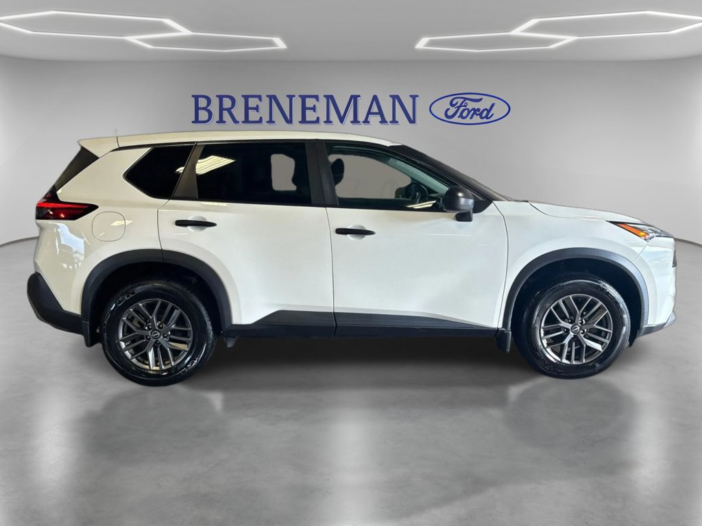 Used 2023 Nissan Rogue S AWD/4WD image 5