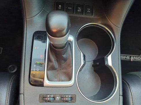 Used 2014 Toyota Highlander Limited image 20