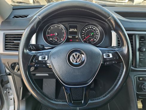 Used 2018 Volkswagen Atlas SE AWD/4WD image 17