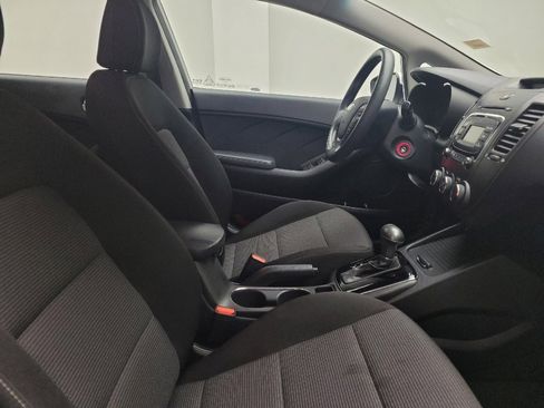 Used 2017 Kia Forte LX image 21