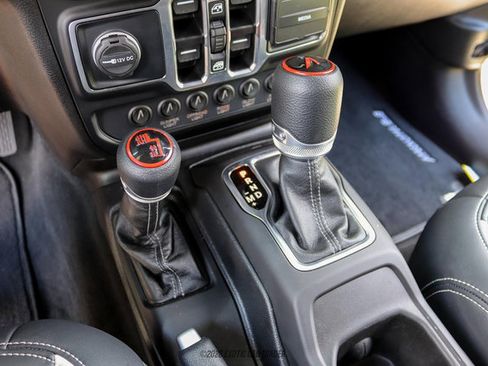 Used 2025 Jeep Gladiator Sport AWD/4WD image 71