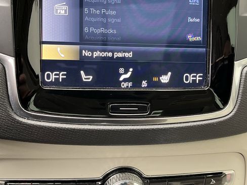 Used 2022 Volvo XC90 T5 Momentum image 21