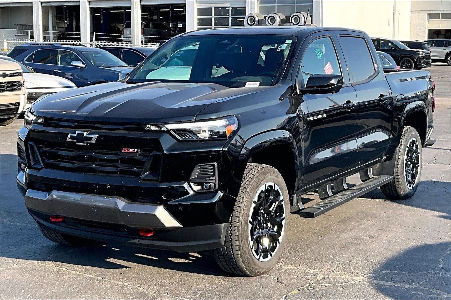 Used 2026 Chevrolet Colorado Z71 w/ Technology Package AWD/4WD image 7