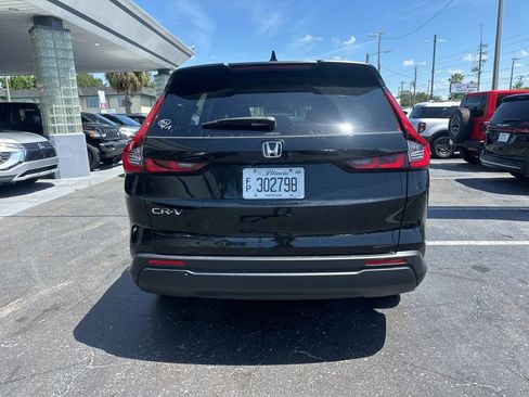 Used 2025 Honda CR-V LX image 5
