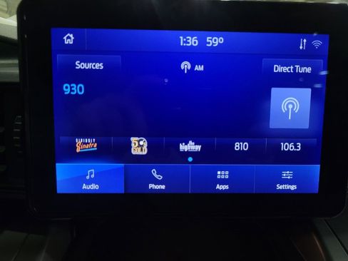 Used 2021 Ford Explorer XLT image 25