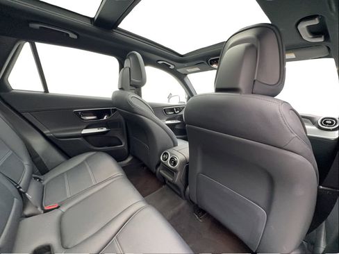 Used 2024 Mercedes-Benz GLC 300 image 27