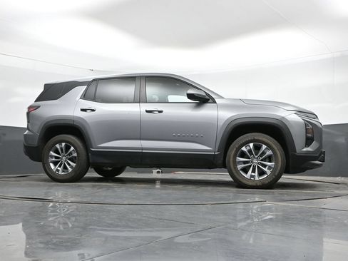 Used 2025 Chevrolet Equinox LT FWD image 38
