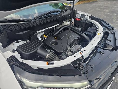 Used 2025 Chevrolet Equinox LT w/ Safety and Technology Package AWD/4WD image 28