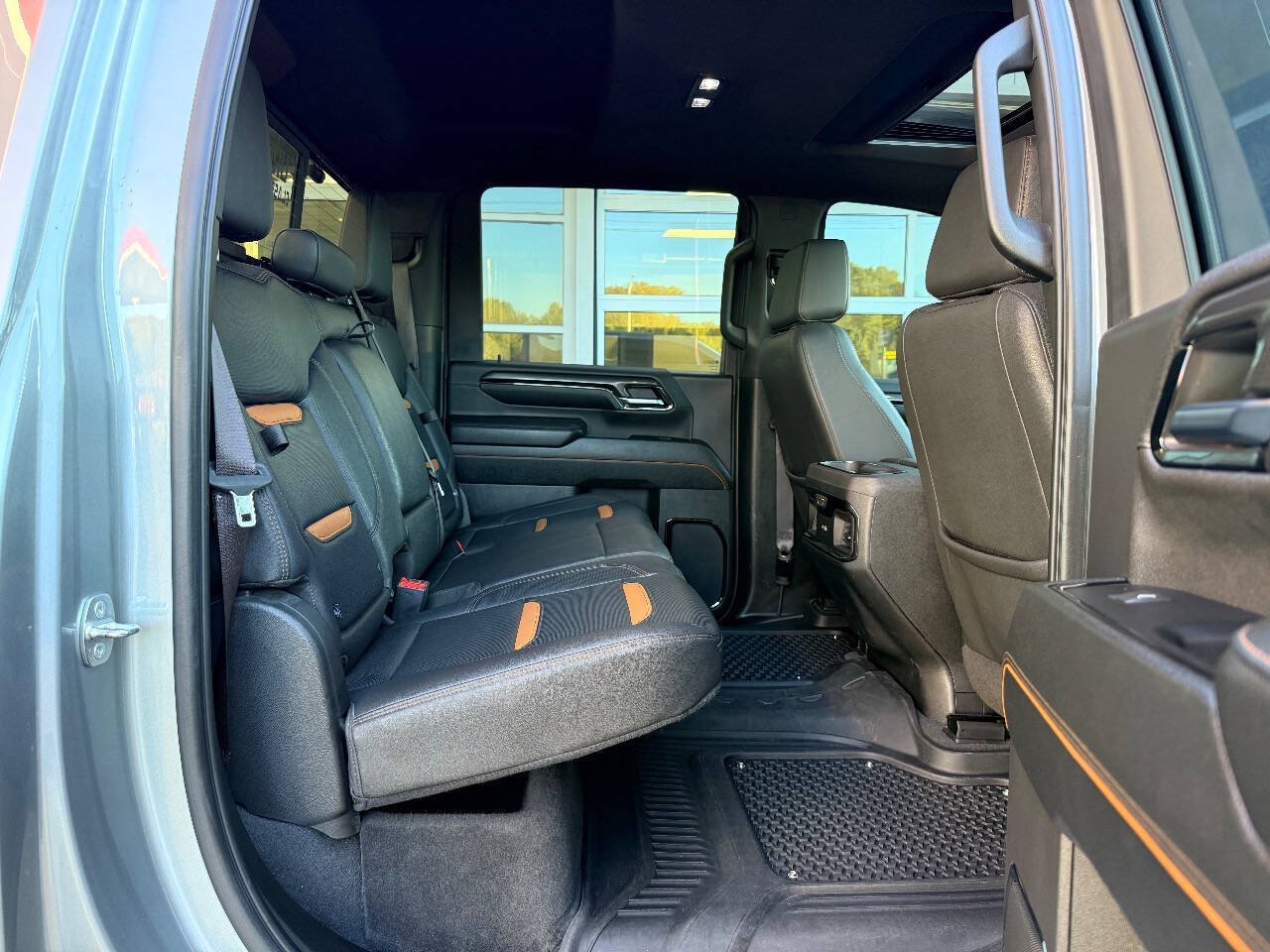 Used 2024 GMC Sierra 2500 AT4 w/ Technology Package AWD/4WD image 40