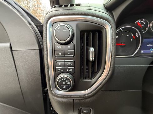 Used 2022 Chevrolet Silverado 2500 LTZ w/ LTZ Plus Package image 18