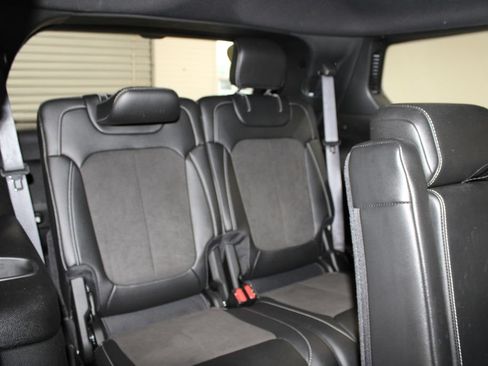 Used 2024 Jeep Grand Cherokee L Altitude AWD/4WD image 31