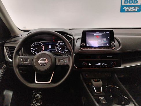 Used 2024 Nissan Rogue SV FWD image 23