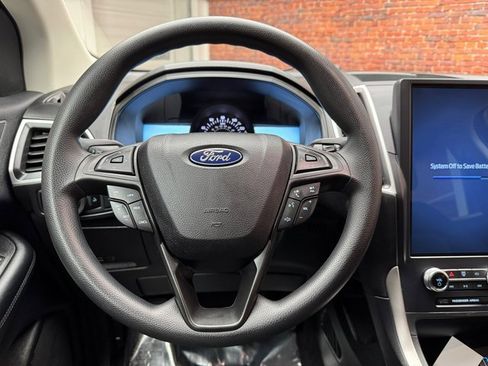 Certified 2023 Ford Edge SE w/ Black Appearance Package image 14