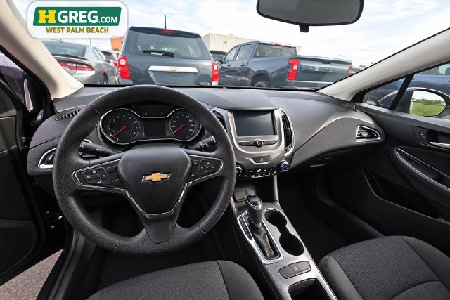 Used 2017 Chevrolet Cruze LT w/ Convenience Package FWD image 14
