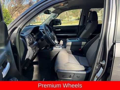 Used 2017 Toyota Tundra SR5 w/ SR5 Upgrade Package image 12