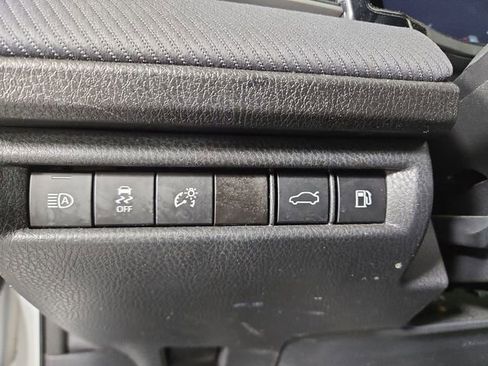 Used 2025 Toyota Camry SE image 27