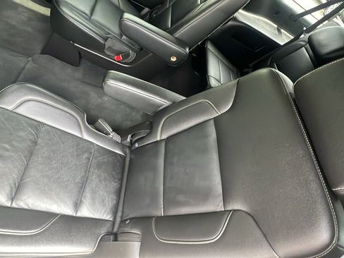 Used 2019 Chevrolet Suburban LT AWD/4WD image 16