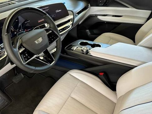 New 2026 Cadillac Lyriq Sport image 10