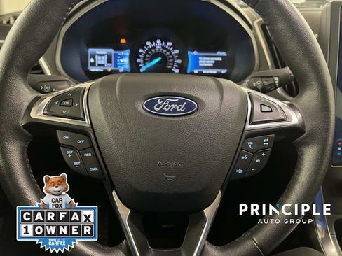 Used 2024 Ford Edge Titanium image 18
