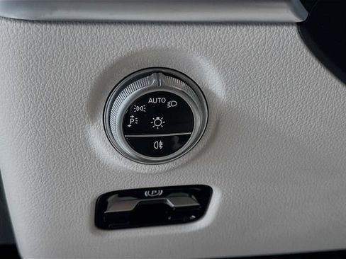 Used 2026 Mercedes-Benz C 300 Sedan image 10