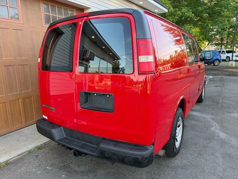 Used 2014 Chevrolet Express 1500 RWD image 3