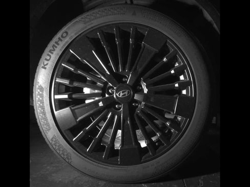 Used 2025 Hyundai Santa Fe Calligraphy FWD image 12