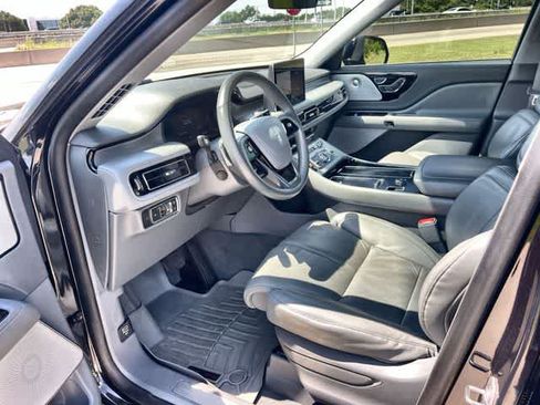 Used 2020 Lincoln Aviator Reserve w/ Equipment Group 202A AWD/4WD image 3