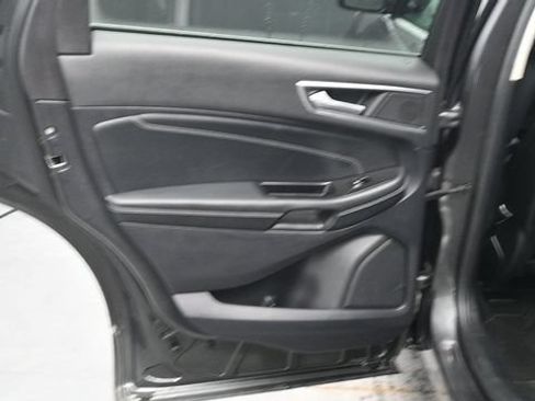 Used 2019 Ford Edge Titanium w/ Cold Weather Package AWD/4WD image 9