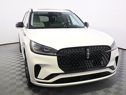 New 2026 Lincoln Aviator Reserve image 9