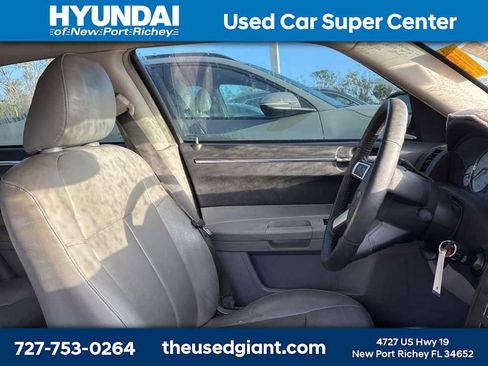 Used 2007 Chrysler 300 Touring L image 8