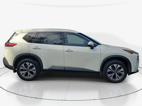 Used 2021 Nissan Rogue SV w/ Premium Package FWD image 4