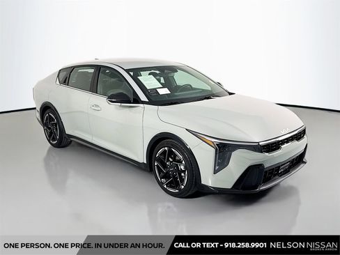 Used 2025 Kia K4 GT-Line FWD image 3