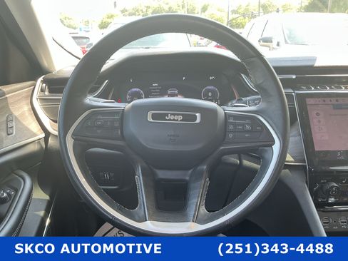 Used 2021 Jeep Grand Cherokee L Limited AWD/4WD image 18