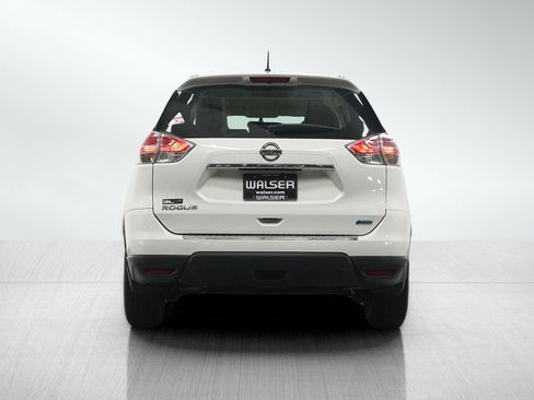 Used 2014 Nissan Rogue S FWD image 4