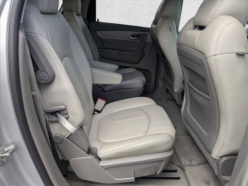 Used 2017 Chevrolet Traverse LT FWD image 18