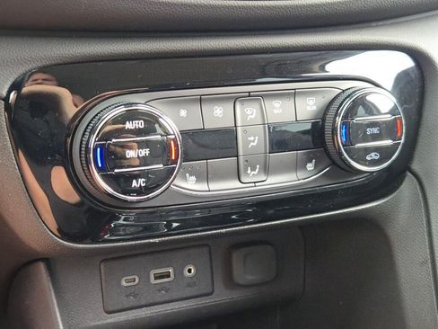 Used 2023 Buick Encore GX Select FWD image 30