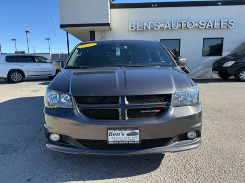Used 2017 Dodge Grand Caravan GT FWD image 3