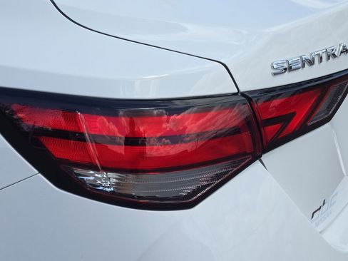 Used 2025 Nissan Sentra S FWD image 33