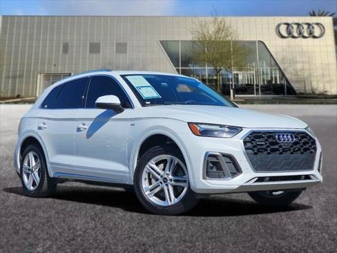 Used 2024 Audi Q5 e Premium Plus AWD/4WD image 1