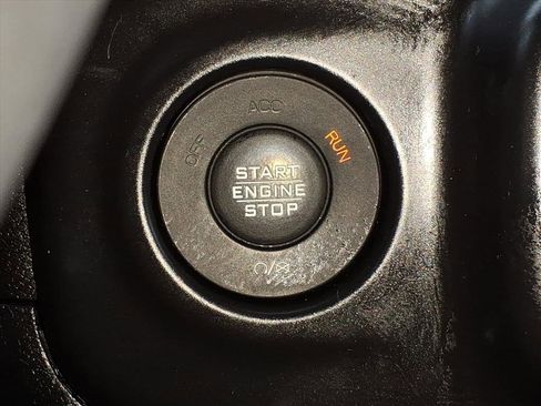 Used 2018 Jeep Wrangler Unlimited Sahara image 21